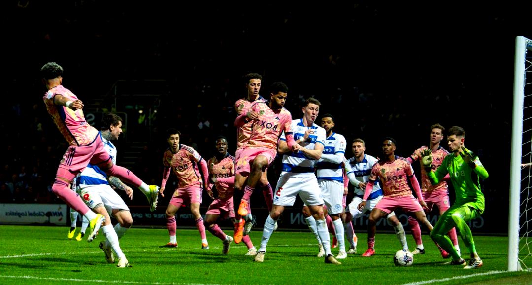 宝威网址-足球赛场上精彩纷呈,精彩的对决是什么